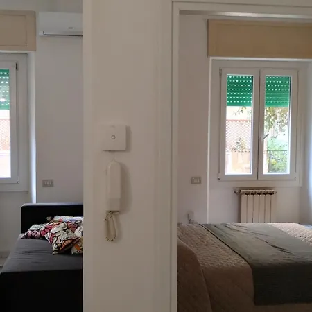 Metro Camillo Porzio Appartement *